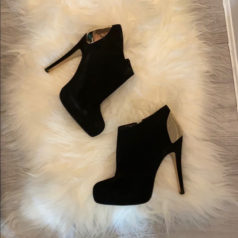 Dolce vita black suede 4 inch heel bootie